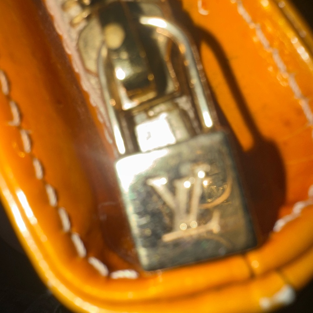 Louis Vuitton yellow/gold Vernis Tote - Picture 4 of 12